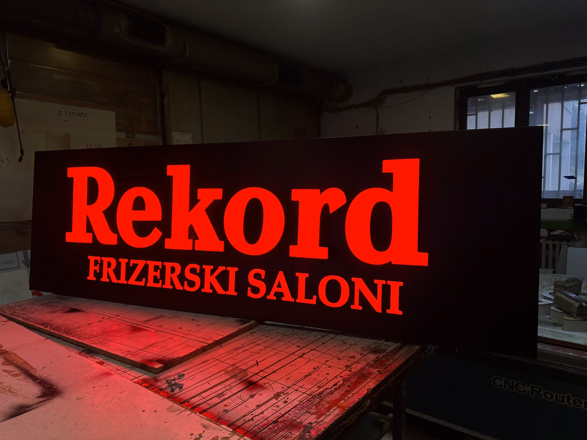 Frizerski saloni rekord – alubond M3